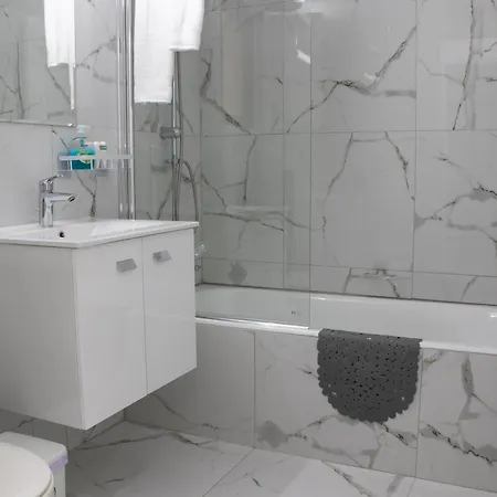 Apartment,near The Pinikoudes