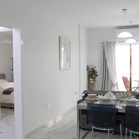 Apartment,near The Pinikoudes