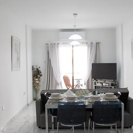 公寓 Apartment,near The Pinikoudes