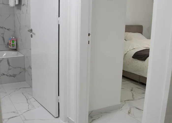 Apartment,near The Pinikoudes * Larnaca