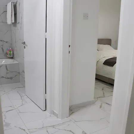 Apartment,near The Pinikoudes * Larnaca