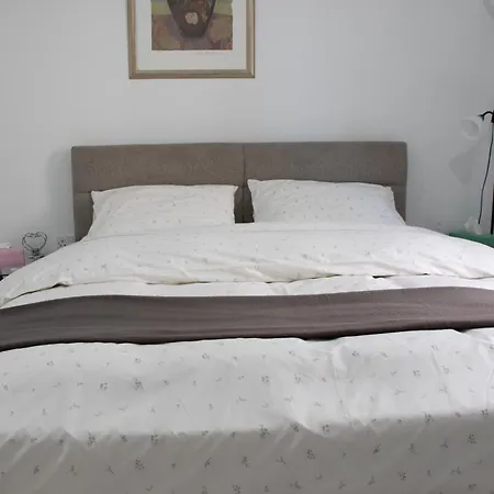 Apartment,near The Pinikoudes アパート