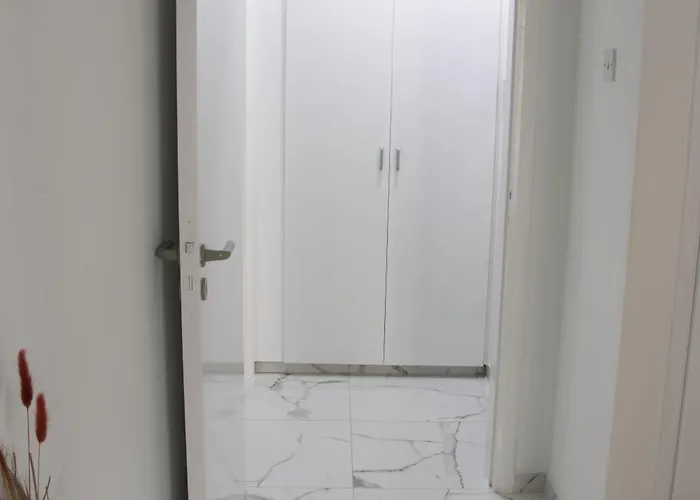 Apartment,near The Pinikoudes דירה