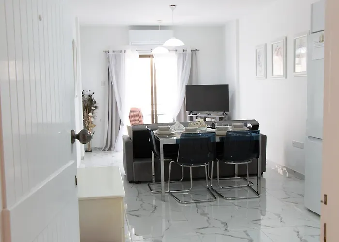 Apartment Apartment,near The Pinikoudes