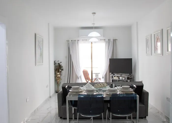 Appartement Apartment,near The Pinikoudes